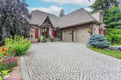 145 BASE LINE Road E 31, London South, ON N6C 2N6