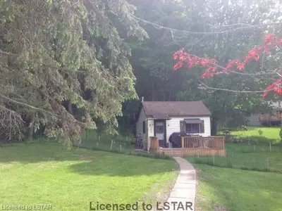 384 George Street 6, Central Elgin, On N5l 1h8