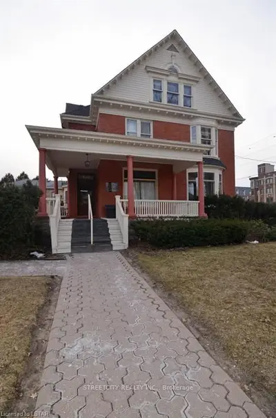 521 COLBORNE Street, London East, ON N6B 2T6
