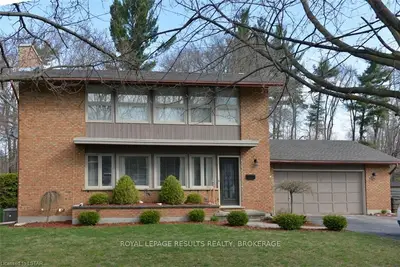 58 LYNDHURST Avenue, Norfolk County, ON N3Y 4J9