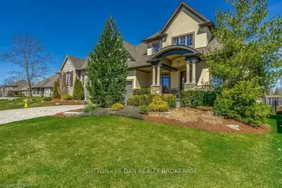 307 DELACOURT Road, London North, ON N6G 0H3