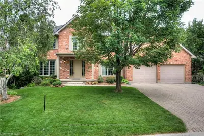 82 QUINELLA Place, London South, ON N6K 4H3
