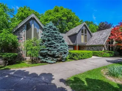 708 WESTMOUNT HILLS Drive, London South, ON N6K 1B2