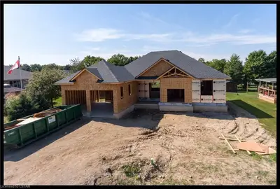 51 FAIRVIEW Drive, Lambton Shores, ON N0M 1B0