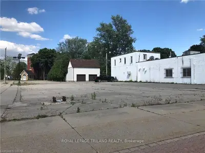 225 Furnival Road, West Elgin, On N0l 2c0