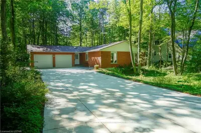 10243 SHORELINE Drive, Lambton Shores, ON N0M 1T0