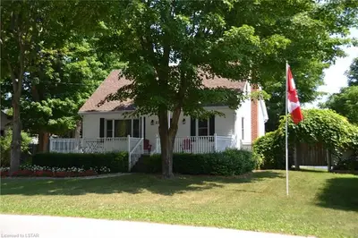 23 GREEN ACRES Crescent, Lambton Shores, ON N0M 1T0