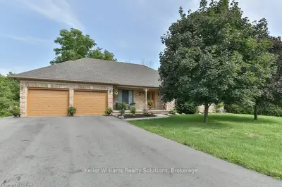 438 King Street W, Ingersoll, On N5c 3j7