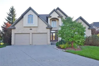1918 CHARINGTON Place, London North, ON N6G 5G6