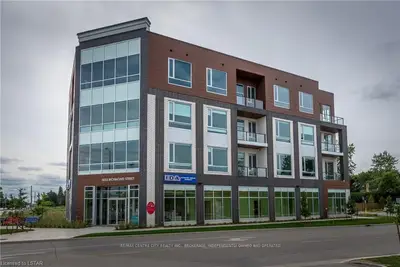 1653 RICHMOND Street 101, London North, ON N6G 2M9
