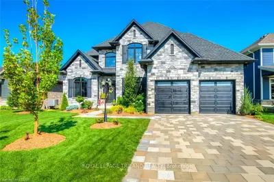 696 WOODS EDGE Road, Strathroy-Caradoc, ON N0L 1W0