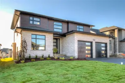 2067 TYSON Walk, London South, ON N6K 0H8