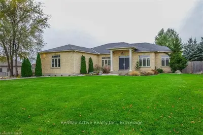 1629 WESTDEL, London South, ON N6K 4R1