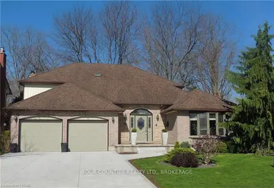 10 LOCKE Heights, Strathroy-Caradoc, ON N7G 3X1