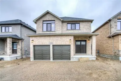 2595 TOKALA Trail, London North, ON N6G 0M4