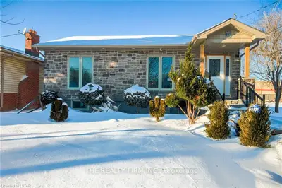 17 GREENFIELD Court, London South, ON N6E 1K9
