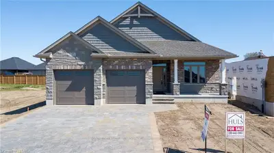 35 LINDSAY Crescent, Strathroy-Caradoc, ON N6H 1V2