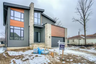 19 EDWIN Drive, London South, ON N6C 2S9