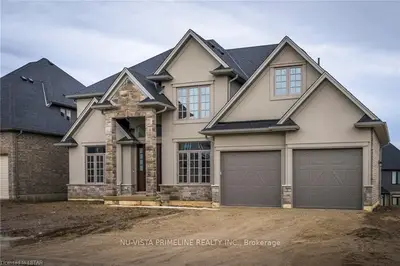 2403 TORREY PINES Way, London North, ON N0M 0T6