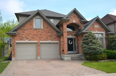 203 RICHMEADOW Road, London North, ON N6H 5T3