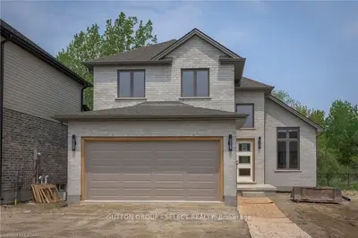 1450 NORTH WENIGE Drive 21, London North, ON N5X 0L6