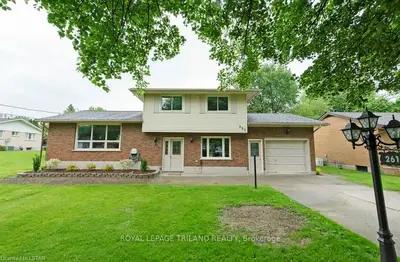 261 COAD Street, Southwest Middlesex, ON N0L 1M0