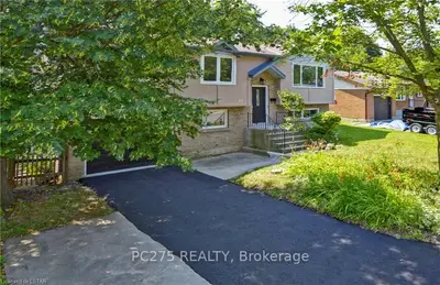 15 PAPERBIRCH Crescent, London North, ON N6G 1L8
