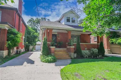 49 WINDSOR Avenue, London South, ON N6C 1Z6