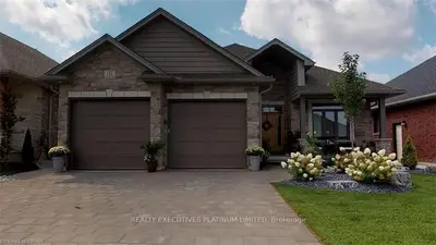 28 ELWOOD Street, Strathroy-Caradoc, ON N6H 1V2