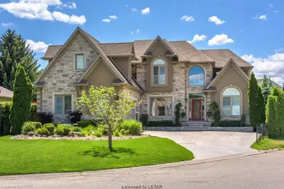 18 EXMOOR Place, London North, ON N5X 3W2