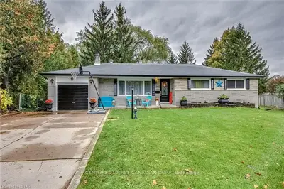 293 PANORAMA Crescent, London South, ON N5Z 3H2