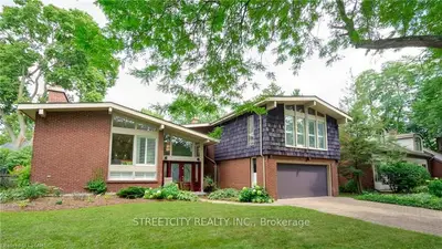 71 SHERWOOD Avenue, London East, ON N6A 2E1