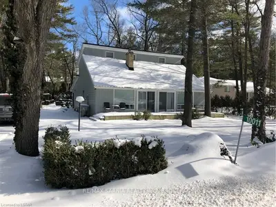 10011 PORT FRANKS ESTATE Drive, Lambton Shores, ON N0M 2L0