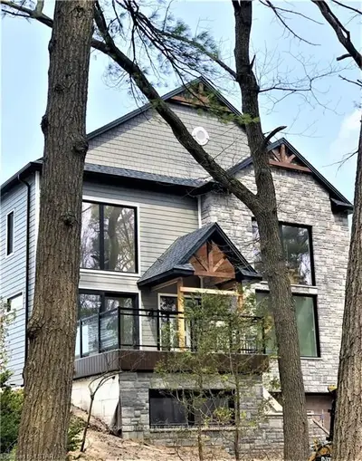 5B LAKESHORE Drive, South Huron, ON N0M 1T0