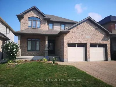3527 Singleton Avenue, London South, ON N6L 0B8