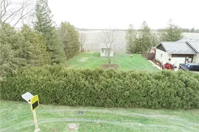 30 GILL Road, Lambton Shores, ON N0M 1T0