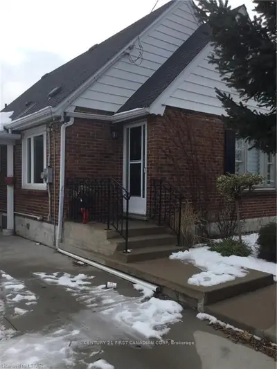 1893 PARKHURST Avenue, London East, ON N5V 2C4