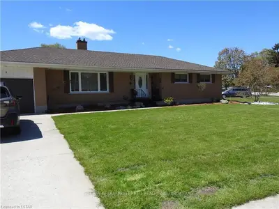 9 Fairview Crescent, Woodstock, On N4s 6l6