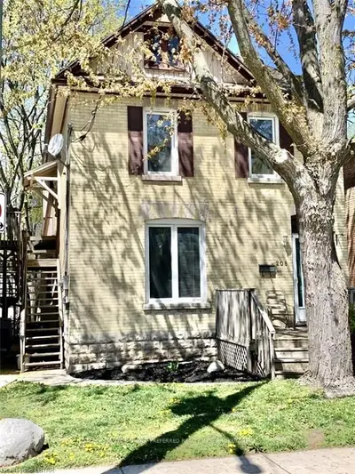 208 TECUMSEH Avenue E, London South, ON N6C 1S6