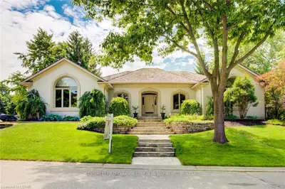 54 WINDER Grove S, London South, ON N6K 4K6