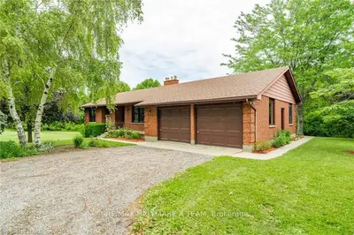 6016 Lakeshore Road, Lambton Shores, ON N0N 1J7