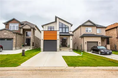 3002 DOYLE Drive, London South, ON N6M 0G7