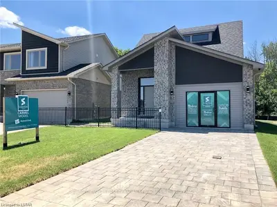 674 CHELTON Road, London South, ON N6M 0H7