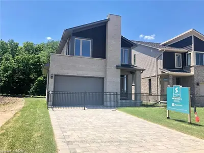 686 CHELTON Road, London South, ON N6M 0H7