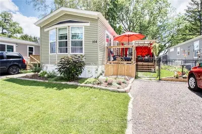 15895 LONGWOODS Road 104, Chatham-Kent, ON N0P 1C0