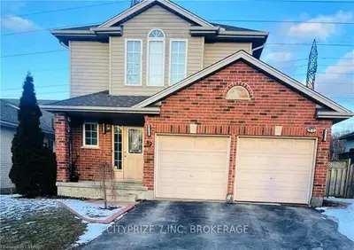 82 Eula White Place, London South, ON N5Z 5C3