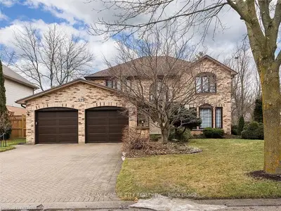 329 GREEN HEDGE Crescent, London North, ON N6H 4Z6