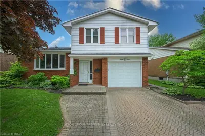 27 CONCORD Crescent, London North, ON N6G 3H4