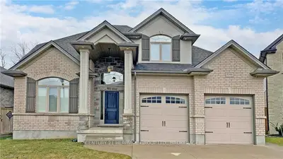 1046 GLENEAGLE Trail, London North, ON N6G 0K9