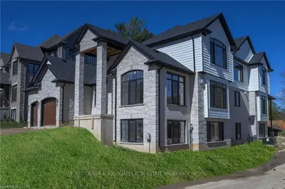 157 WINDERMERE Road 3, London North, ON N6G 2J4